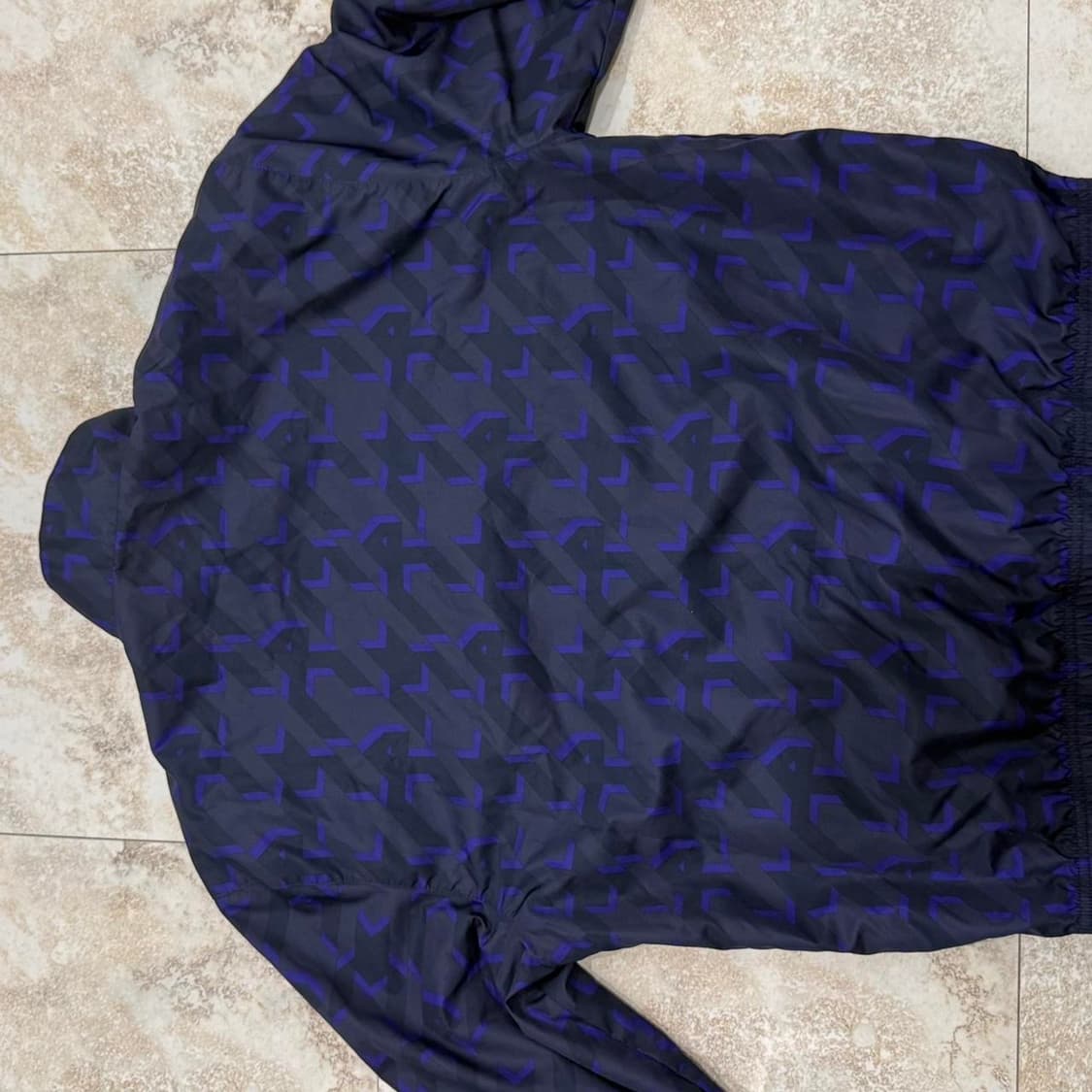 대장급 아디다스 레알 마드리드 23/24 시즌 리버시블 앤섬 자켓 상품이미지4