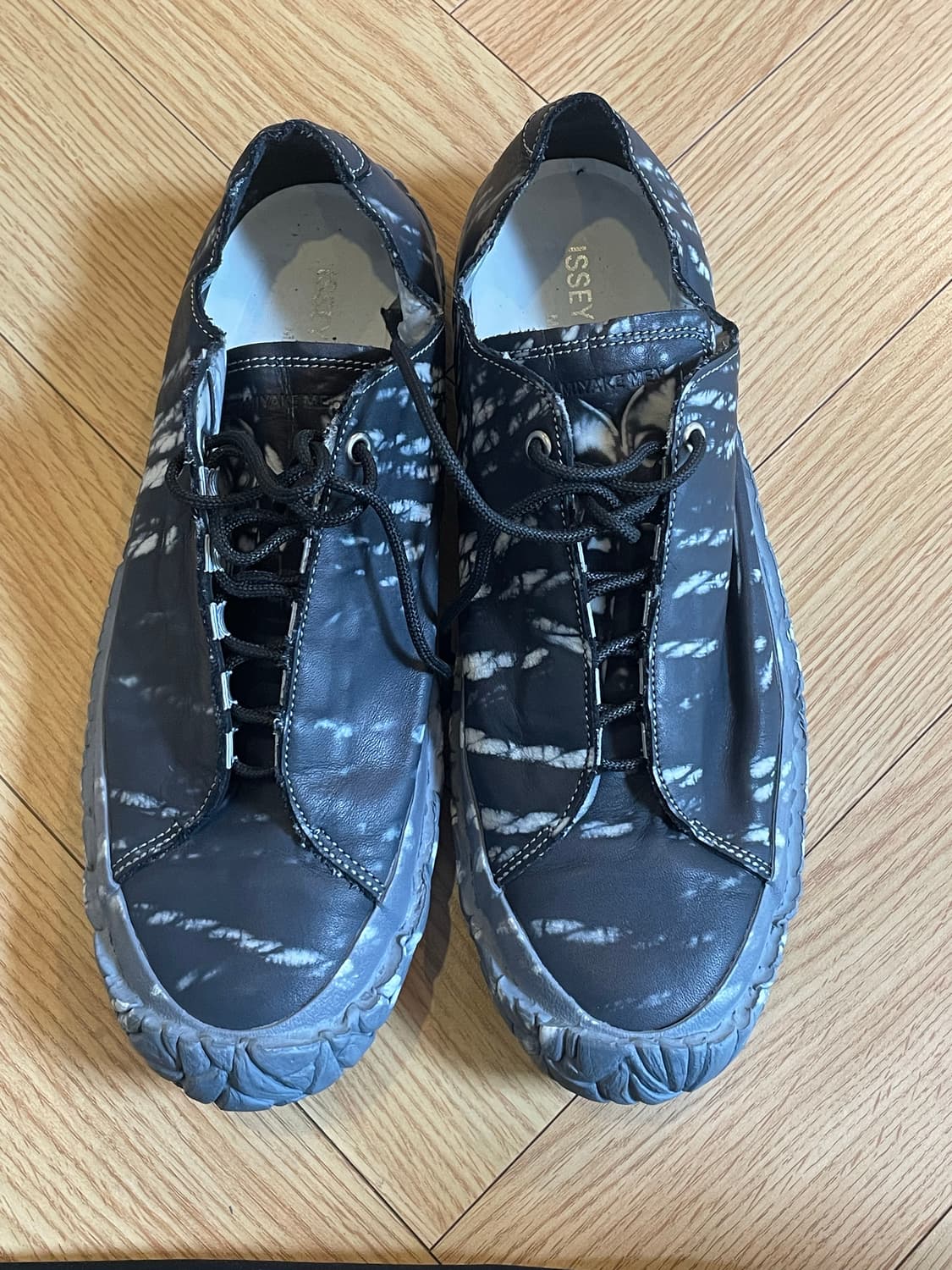 이세미야케 타이다이 스니커즈 상품이미지1