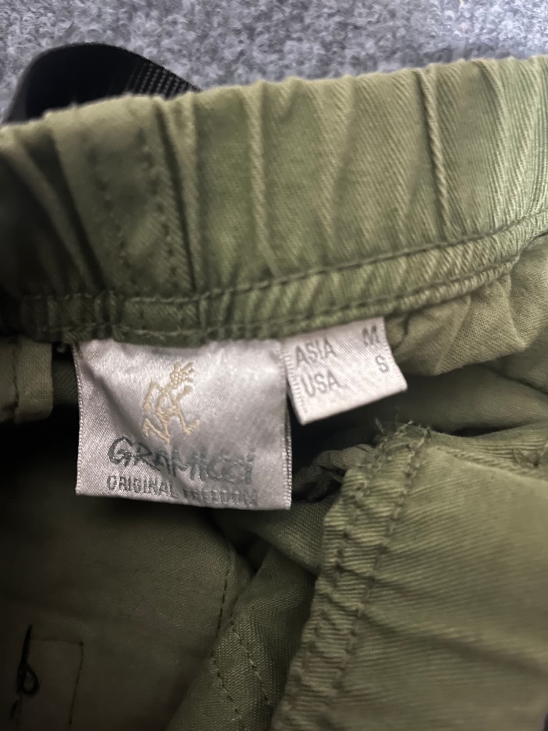 그라미치 루즈테이퍼드 올리브 상품이미지3