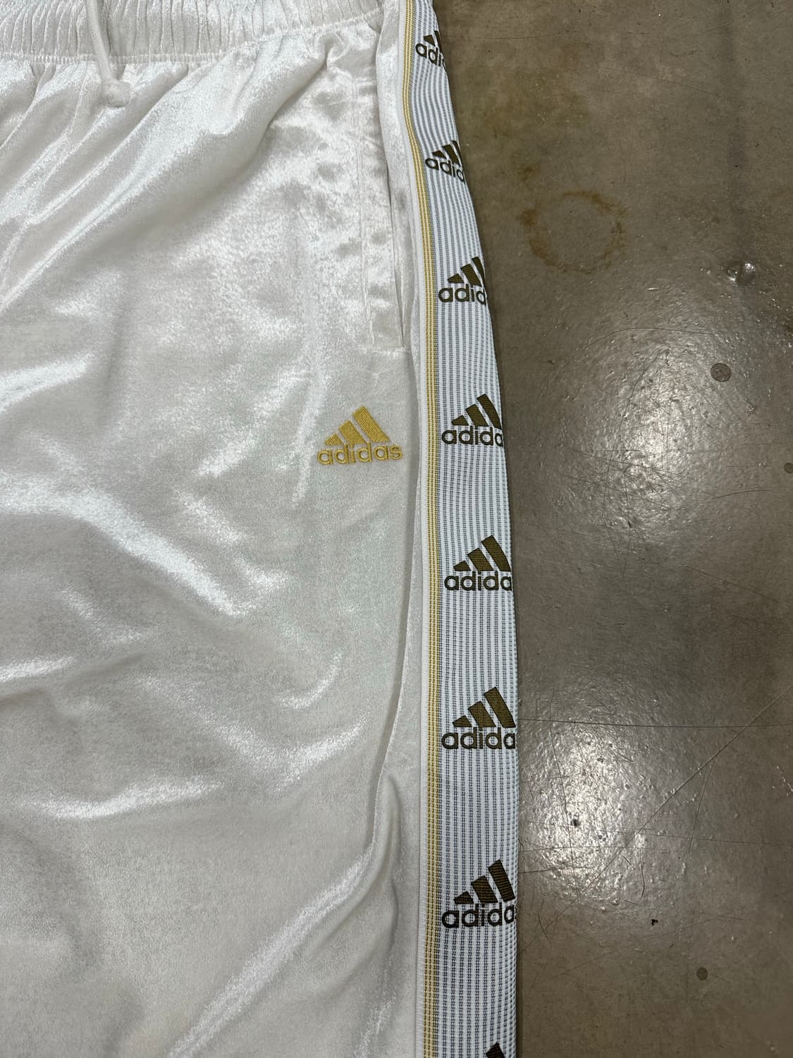 아디다스 크림벨루어 초코바닐라 트랙져지팬츠 셋업 상품이미지6