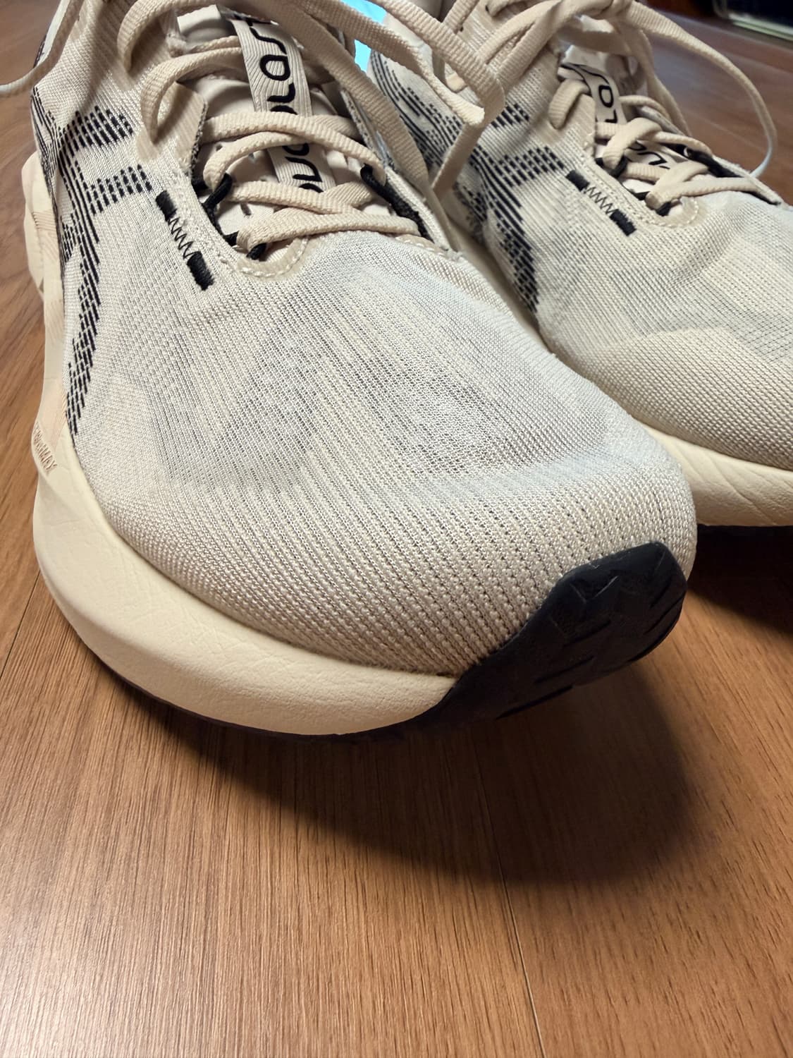 270) 아식스 노바블라스트5 오트밀 상품이미지4