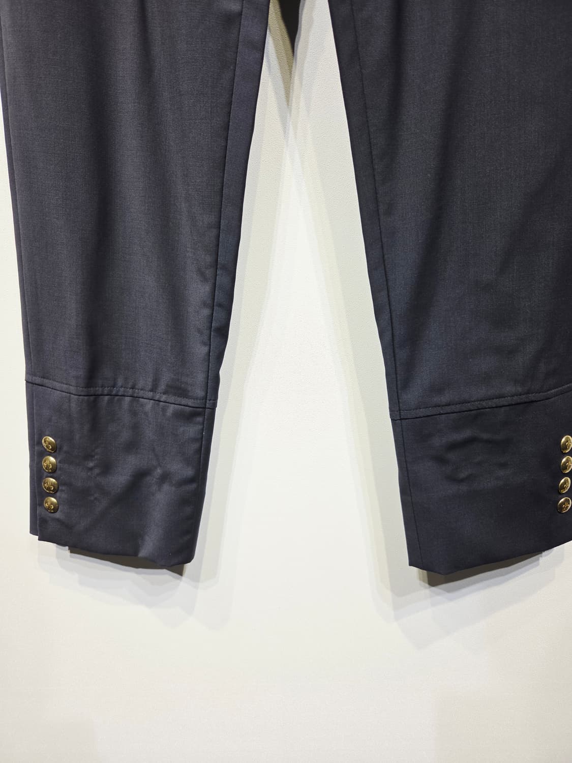몽클레어 감마블루 금장 버튼 나일론 팬츠 상품이미지4