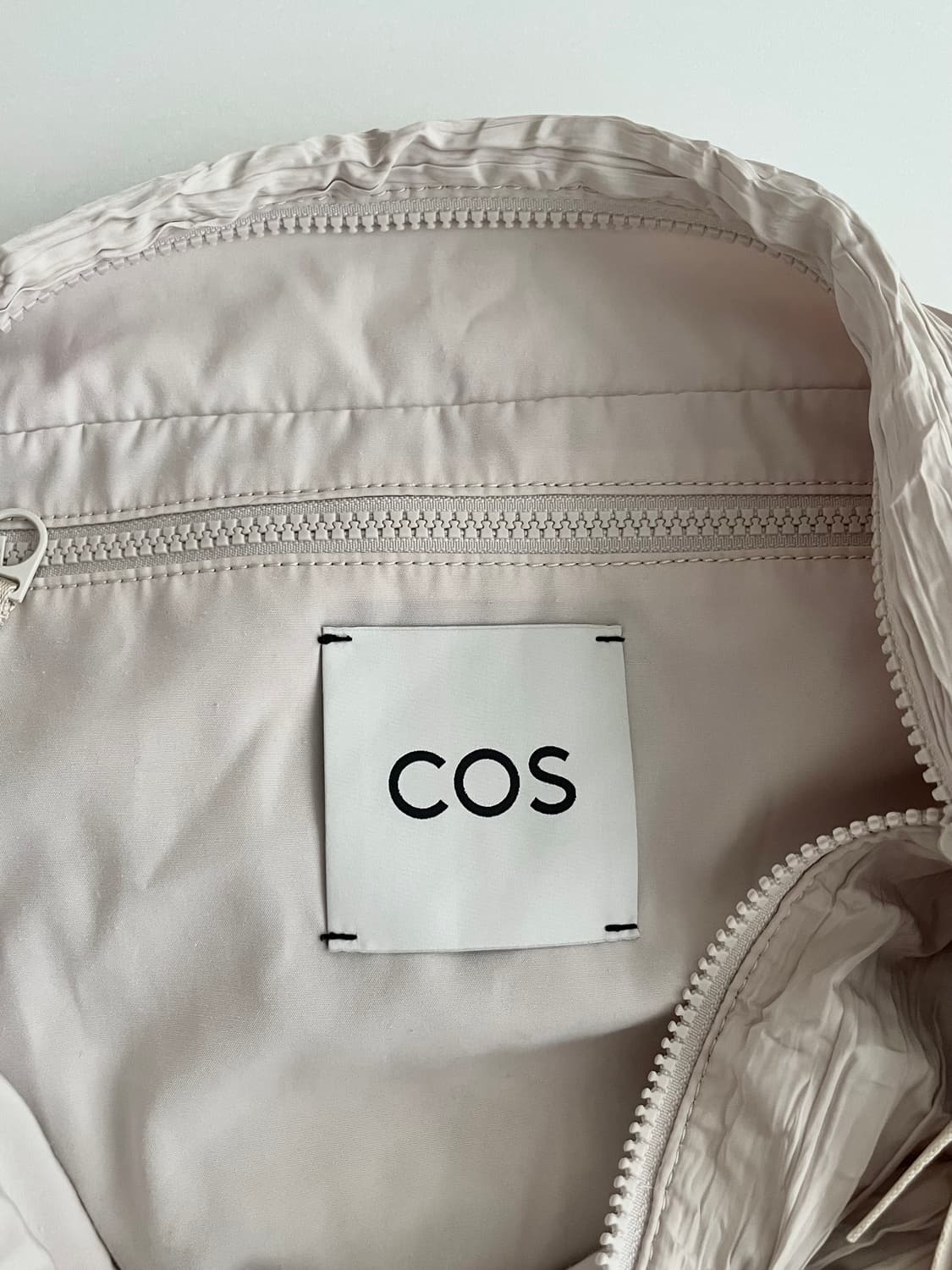F) 코스 COS 스모크드 크로스바디 백 상품이미지7