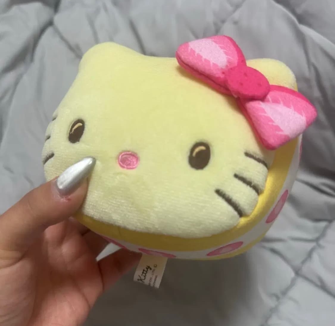 산리오 아베일 헬로키티 산도 딸기케이크 키링 상품이미지2