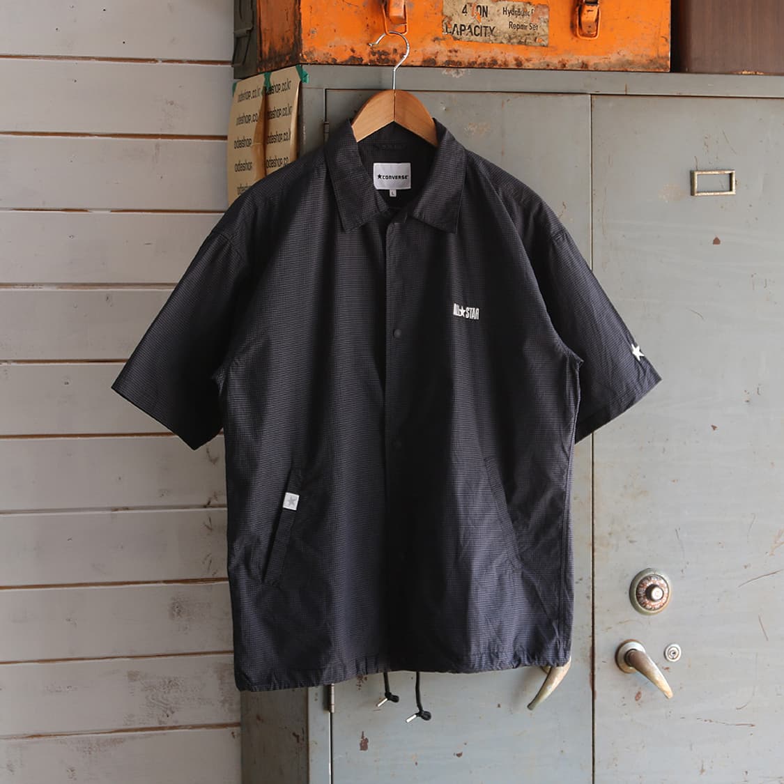 (착용컷) 컨버스 코치 반팔 셔츠 (남성용 100) 상품이미지3