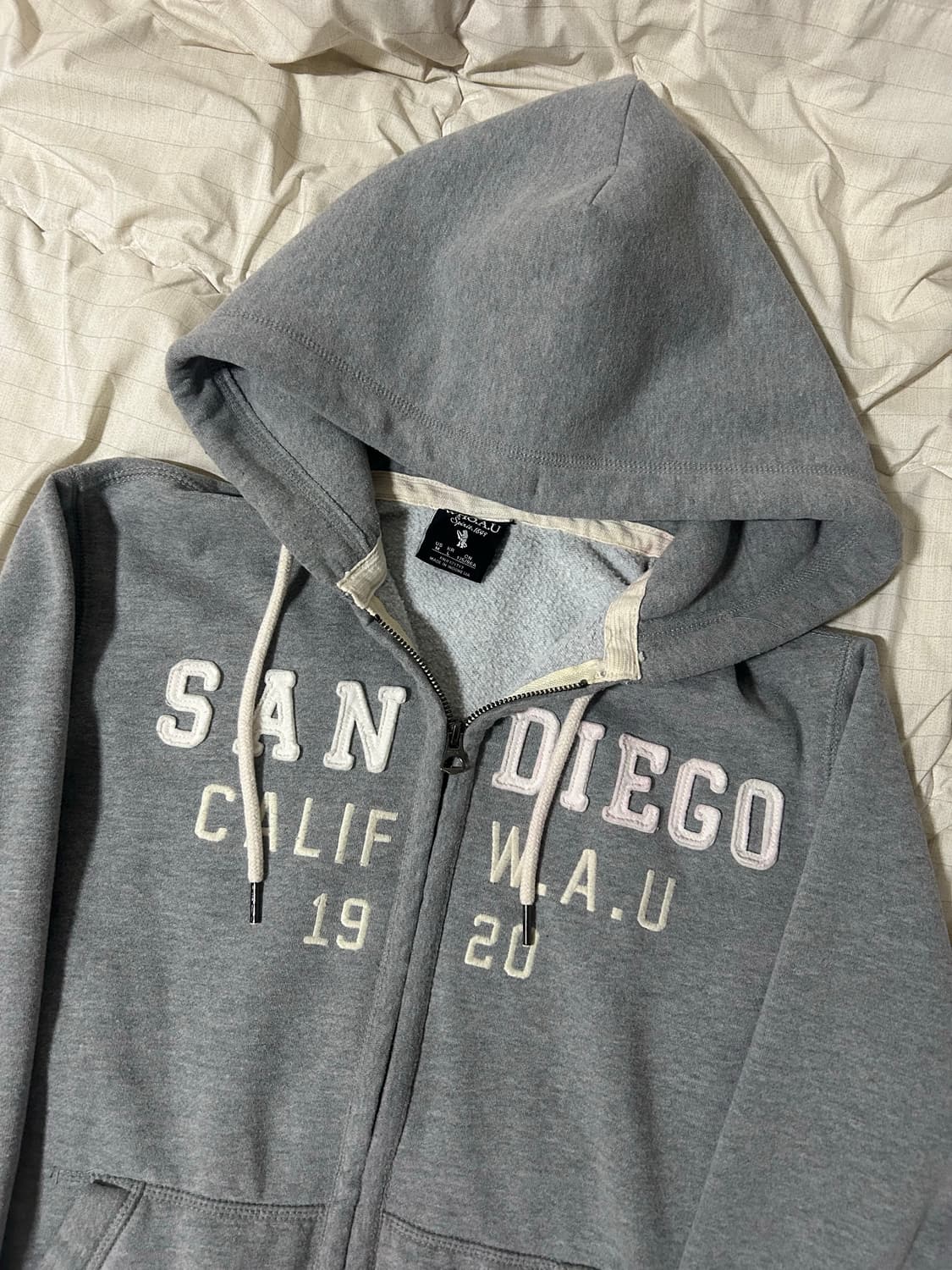 후아유 그레이 패치 로고 후드집업 상품이미지3