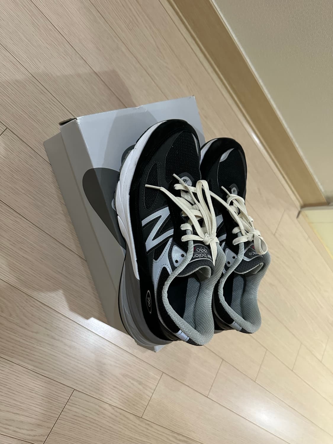 뉴발란스 990v6 블랙 265사이즈 상품이미지1