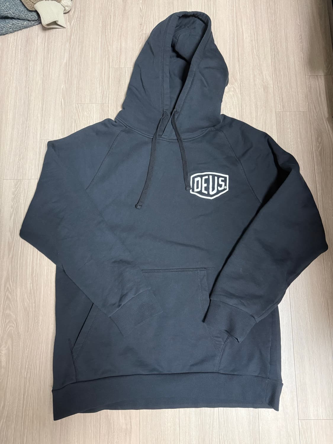 데우스 엑스 마키나 도쿄 XL 상품이미지1