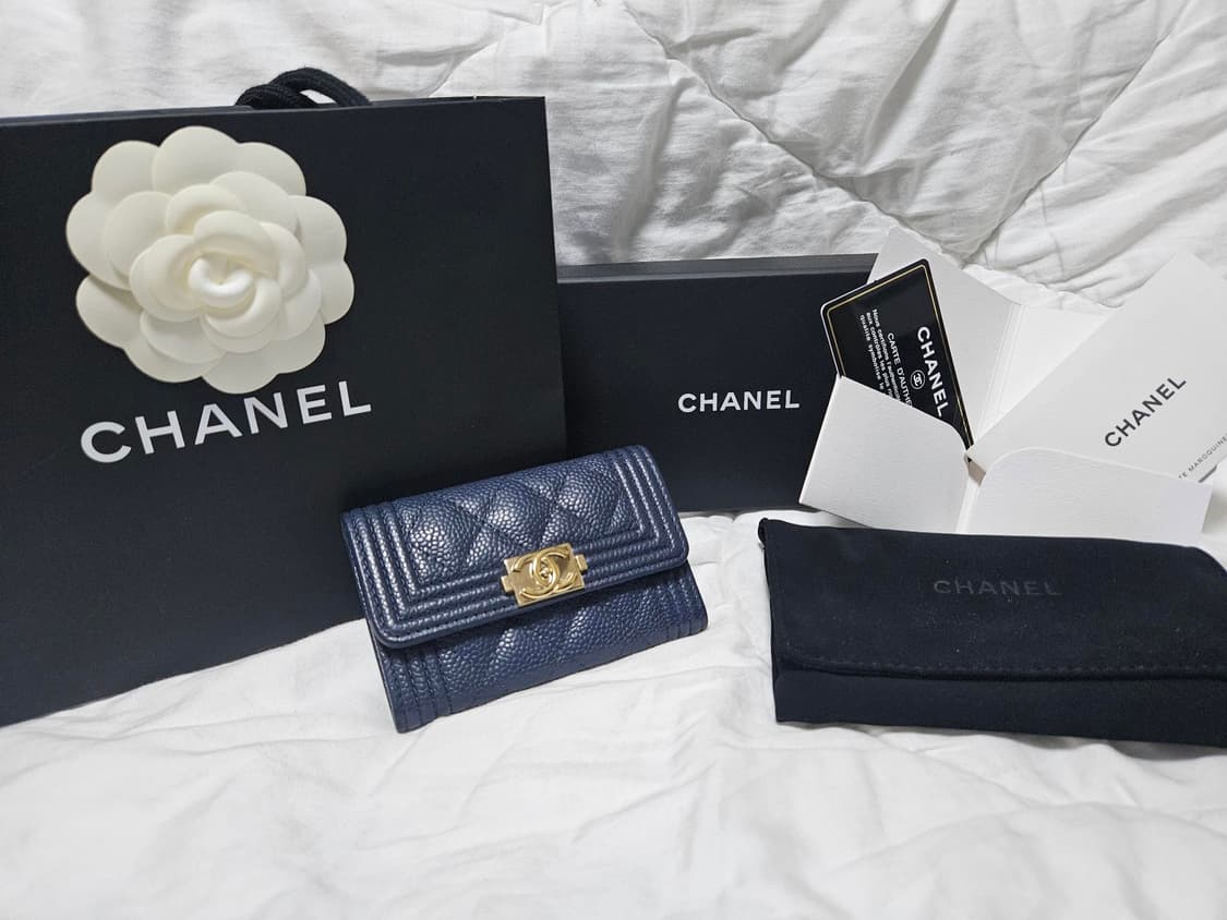 샤넬 보이 캐비어 카드지갑 네이비 샴페인골드 풀박스 상품이미지1