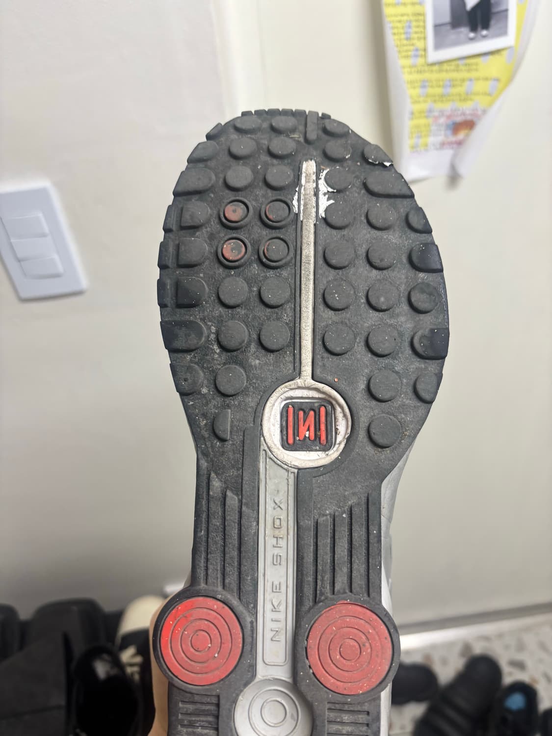 나이키 샥스 r4 블랙 앤 메탈릭 실버 290 상품이미지6