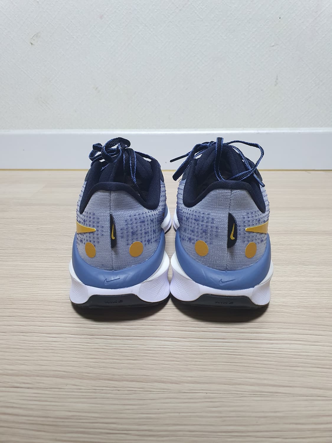 나이키 줌 보메로 17 러닝화 250 상품이미지5