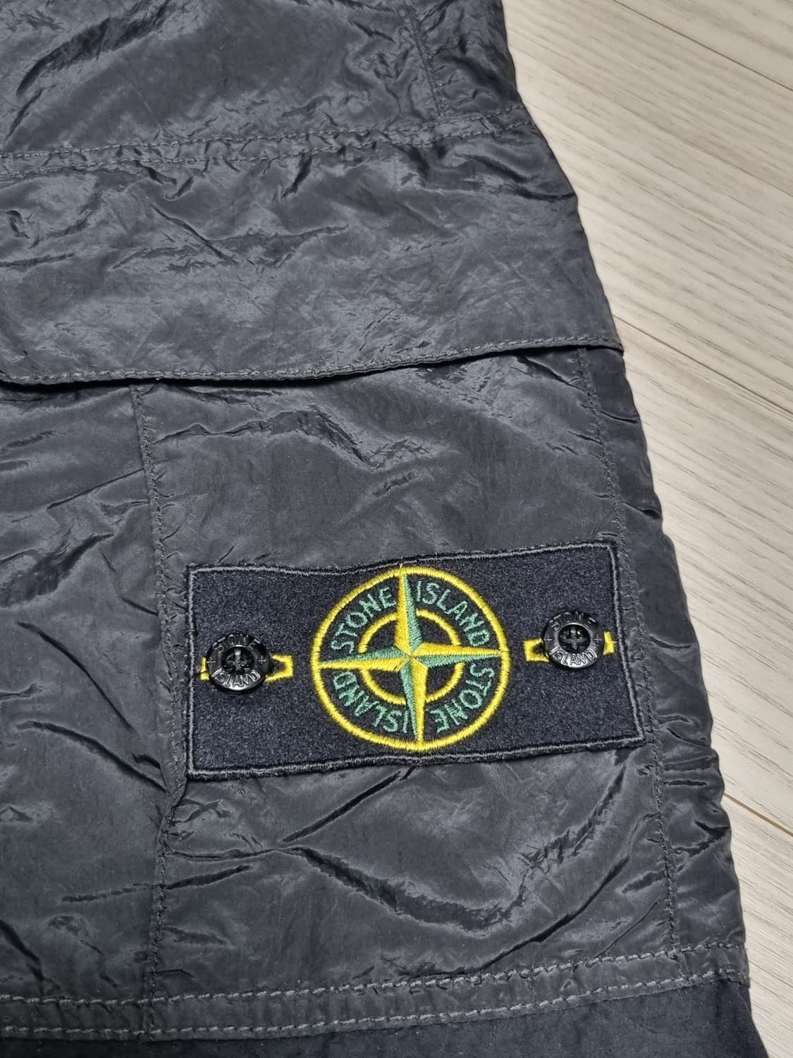 스톤아일랜드 나일론메탈 조거팬츠 상품이미지4