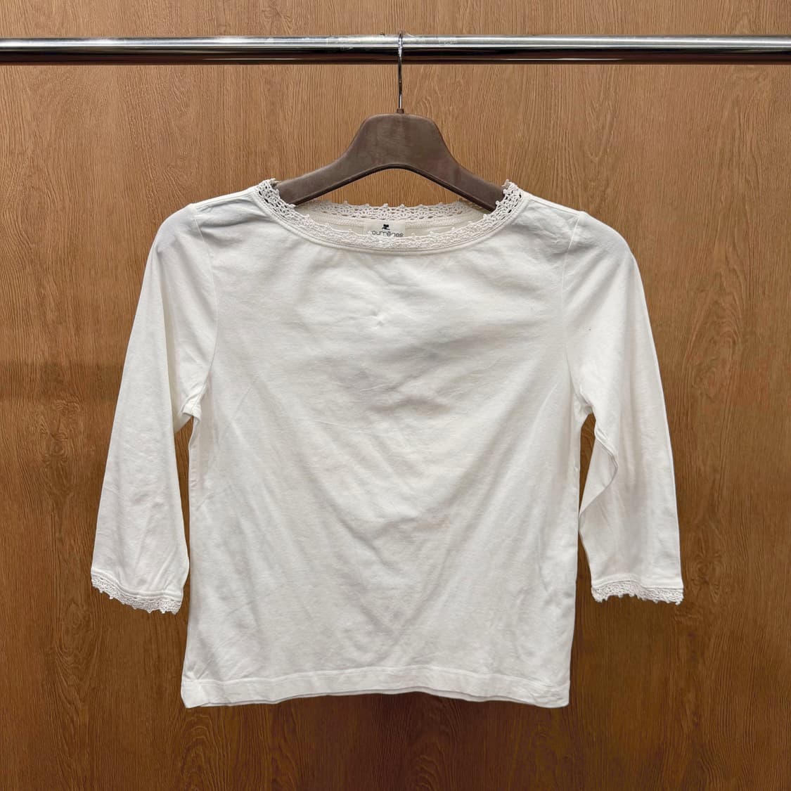 꾸레쥬 7부 블라우스 레이스 커프스 라운드넥 무지 디테일 슬림핏 화이트 상품이미지2