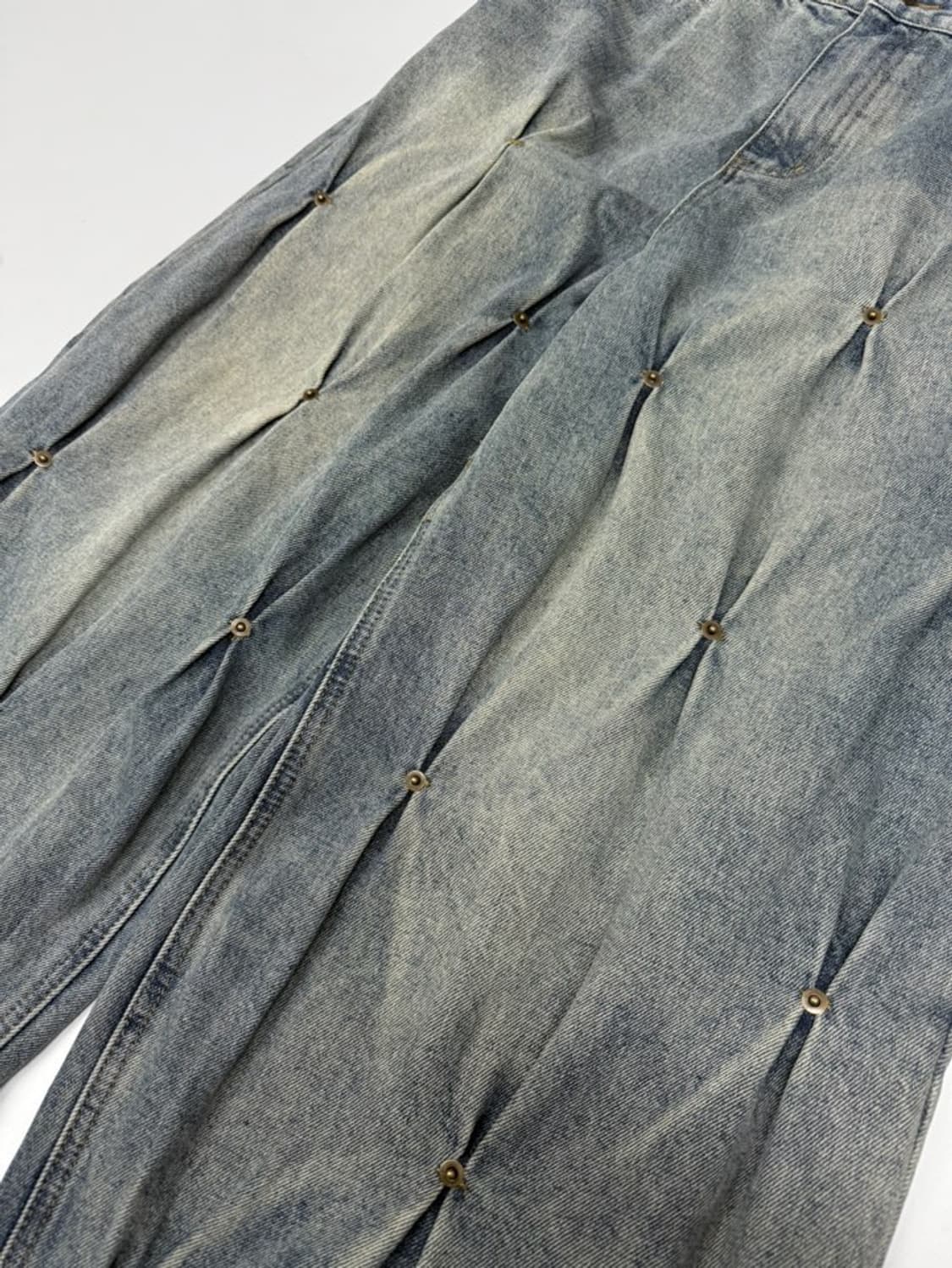 VTG STUD TUCK DETAIL DENIM JEANS 상품이미지3