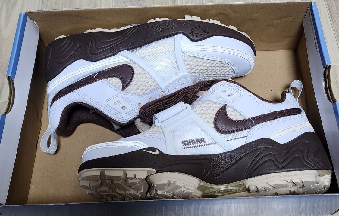 [230] 나이키 x 스캇 줌 필드 잭스 화이트 앤 라이트 초콜릿 상품이미지3