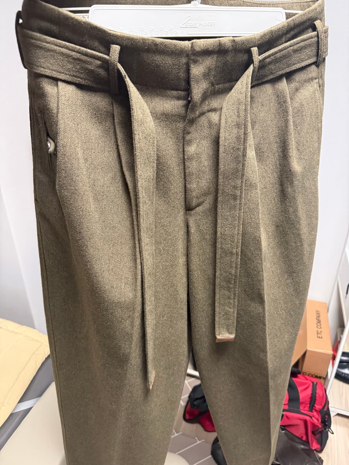 렉토 벨티드 팬츠 M 새상품급 팝니다 상품이미지1