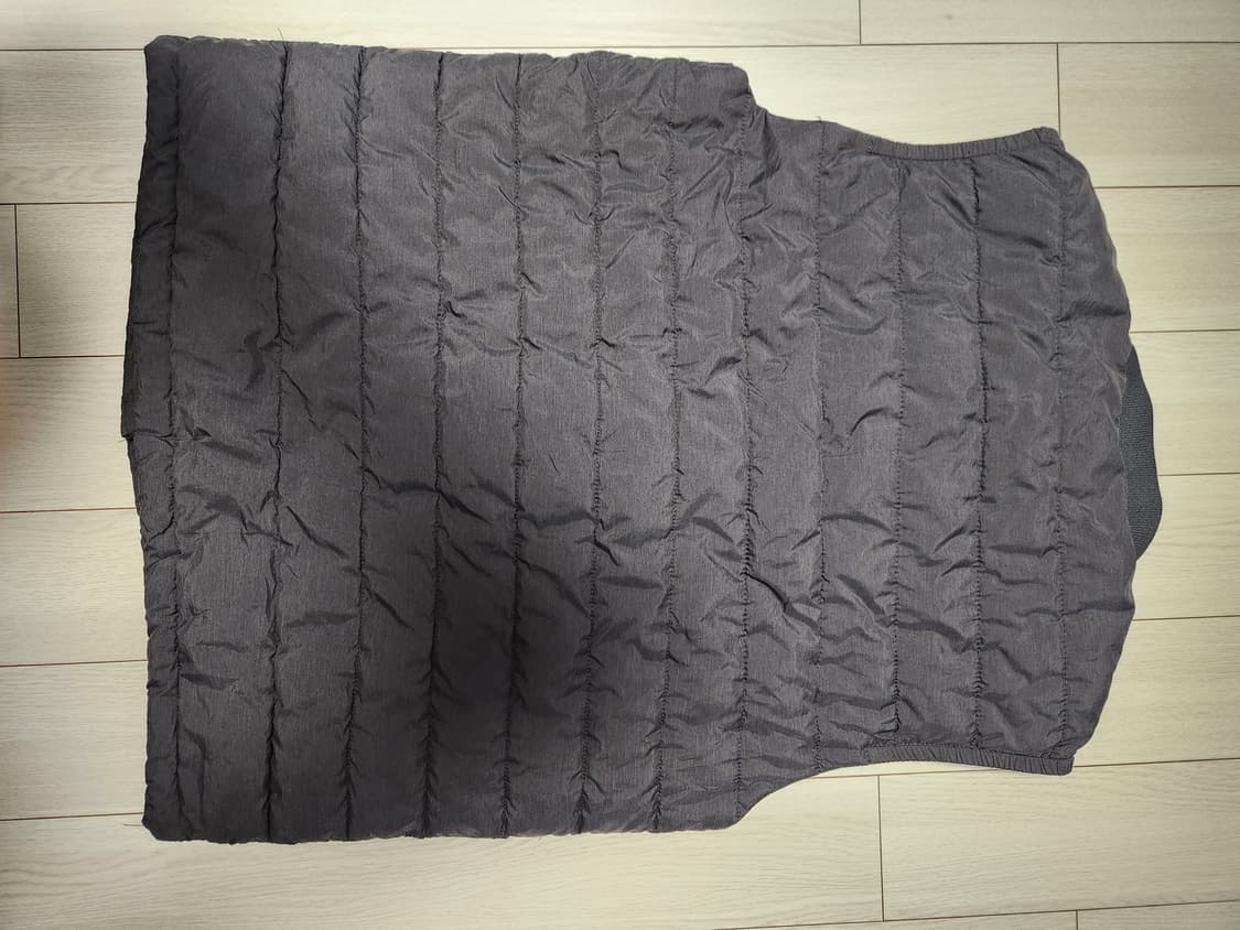 지벤 경량 패딩조끼 사이즈m

오염 하자 없이 깨끗해요^^

세탁해뒀어요 상품이미지6