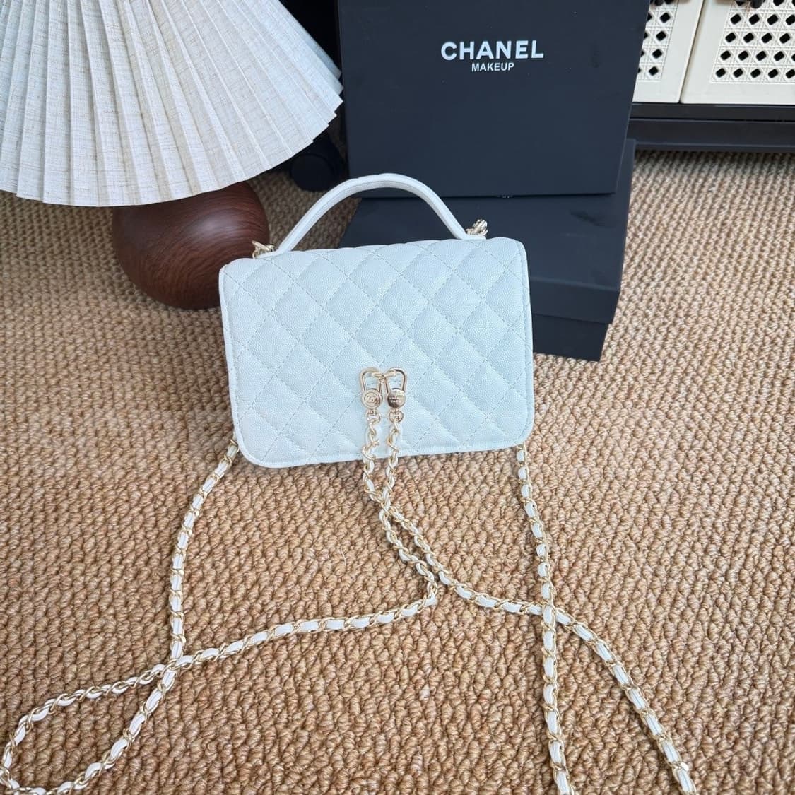 샤넬뷰티 탑핸들 캐비어 백팩 3WAY백 VIP 화이트 상품이미지2