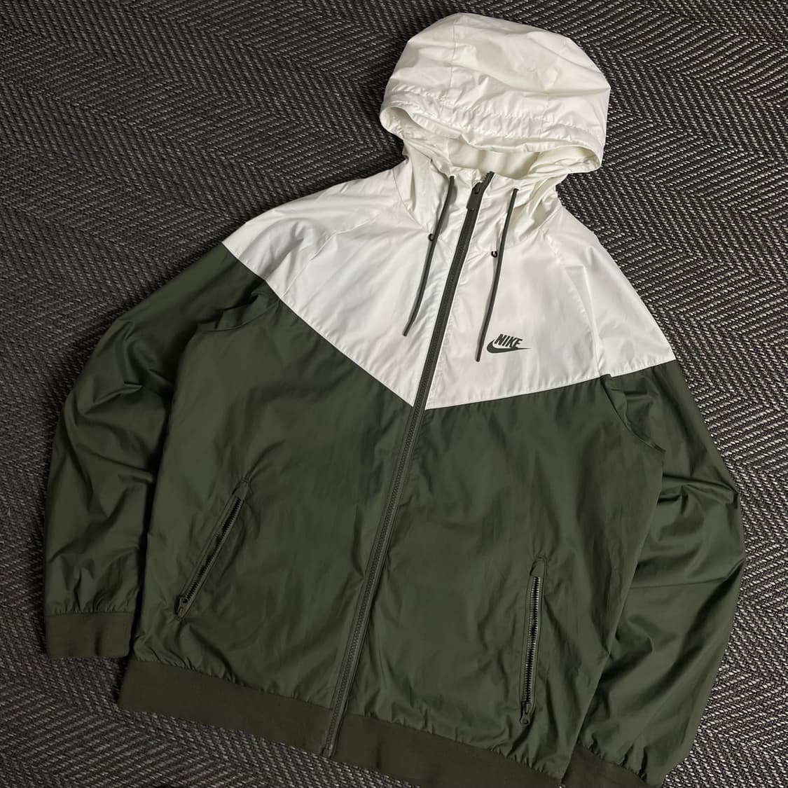 나이키 윈드러너 카키 배색 러닝 바람막이y 3483 상품이미지1