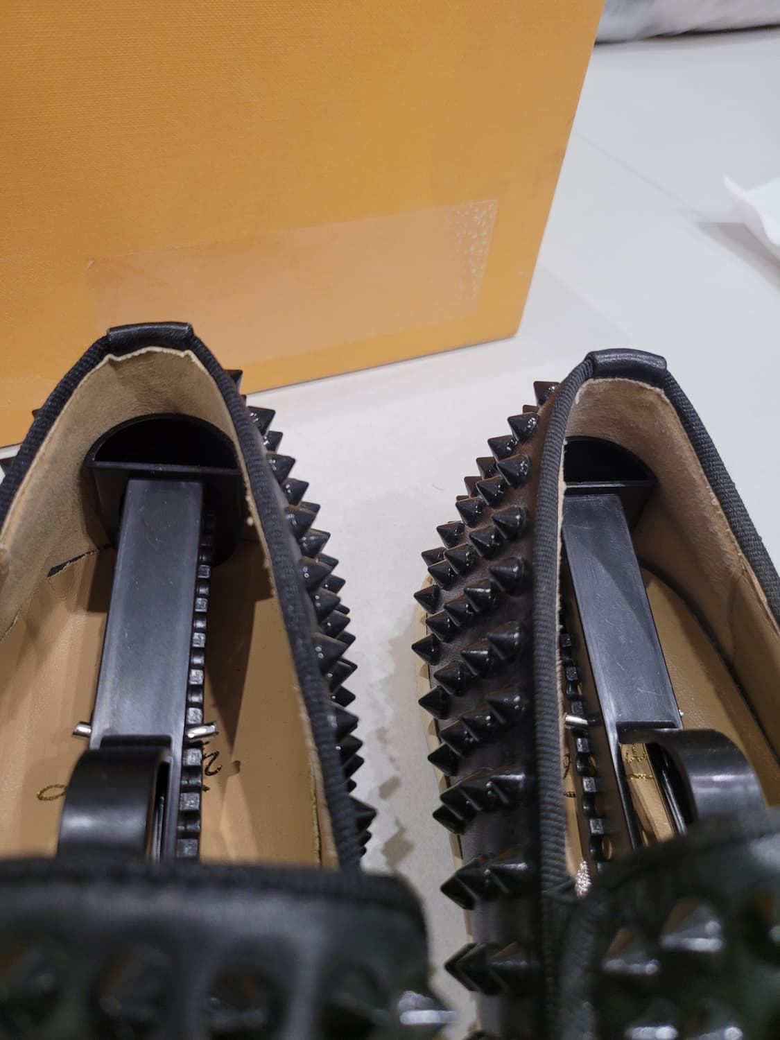 [일괄판매] "발끝까지 압도적 존재감" 스터드 슬립온 270 사이즈 (2 상품이미지10