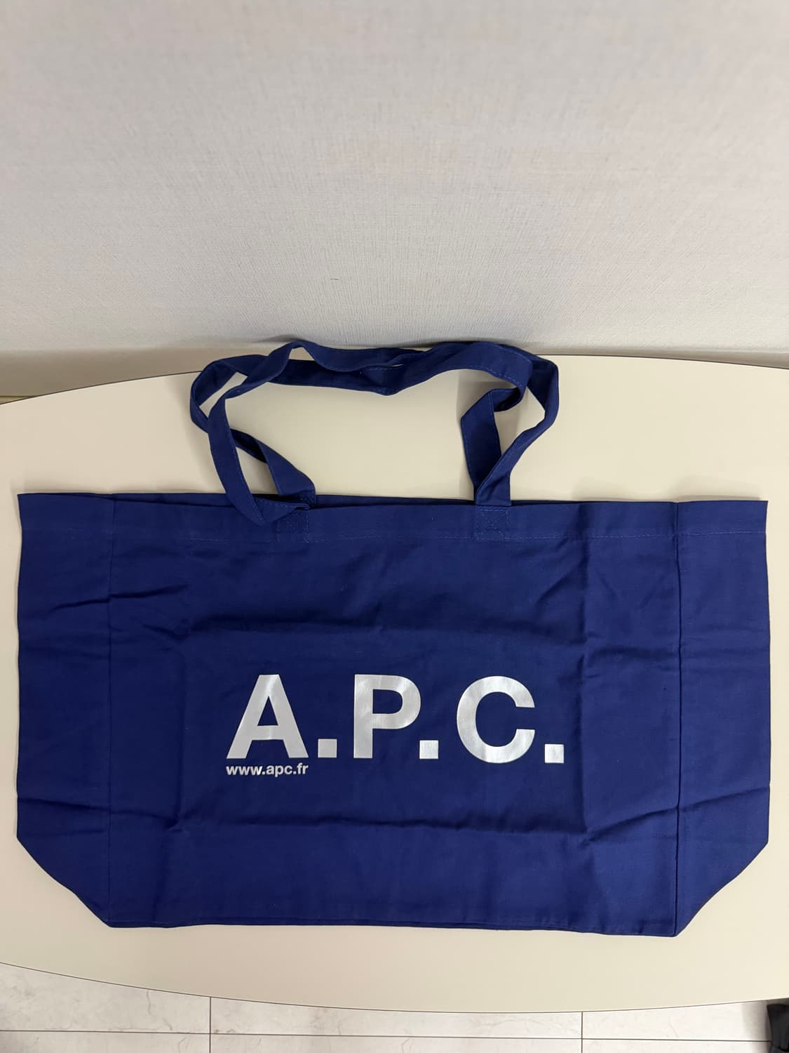 A.P.C 아페쎄 에코백 네이비 상품이미지1