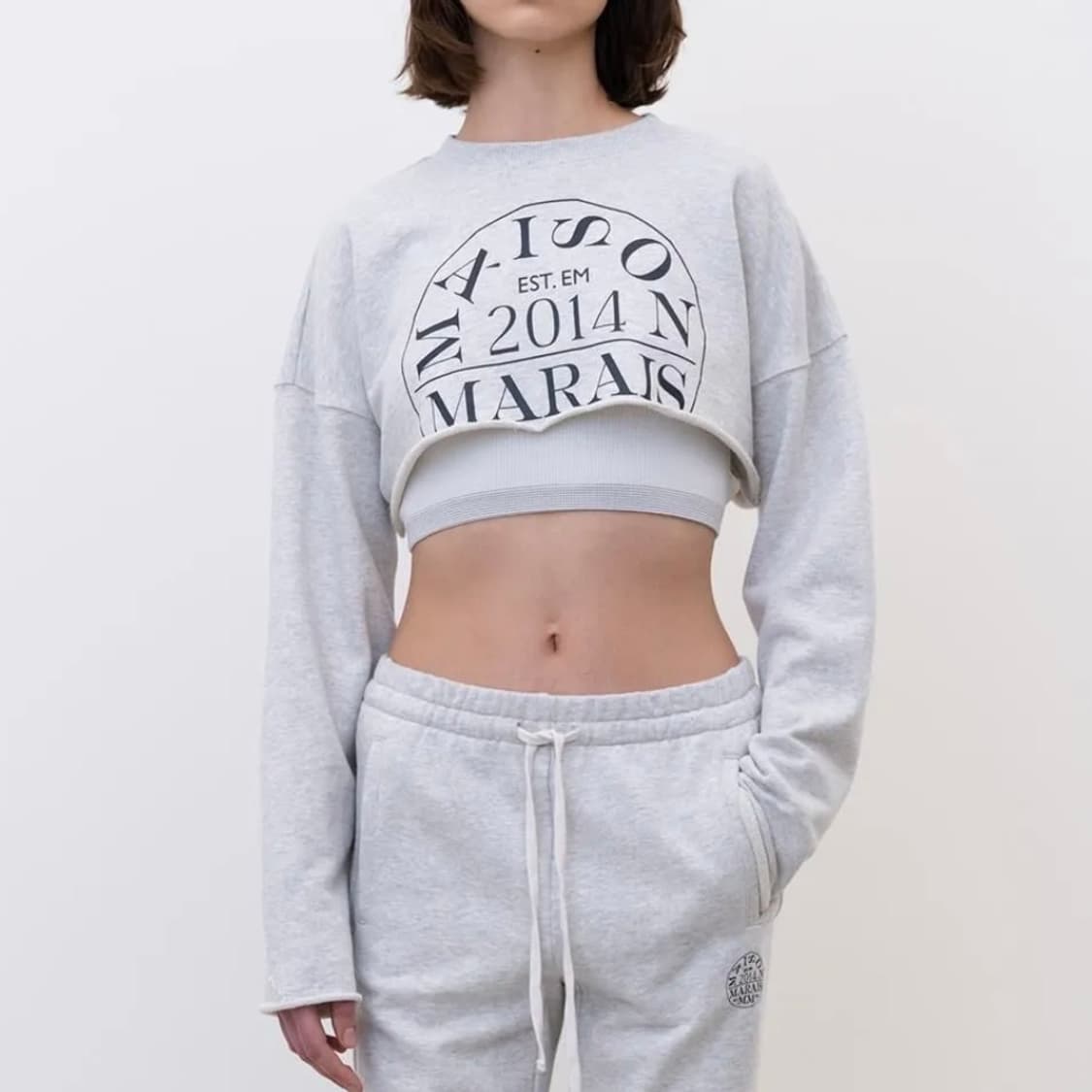 [새상품] MAISON MARAIS 크롭 맨투맨 상품이미지2