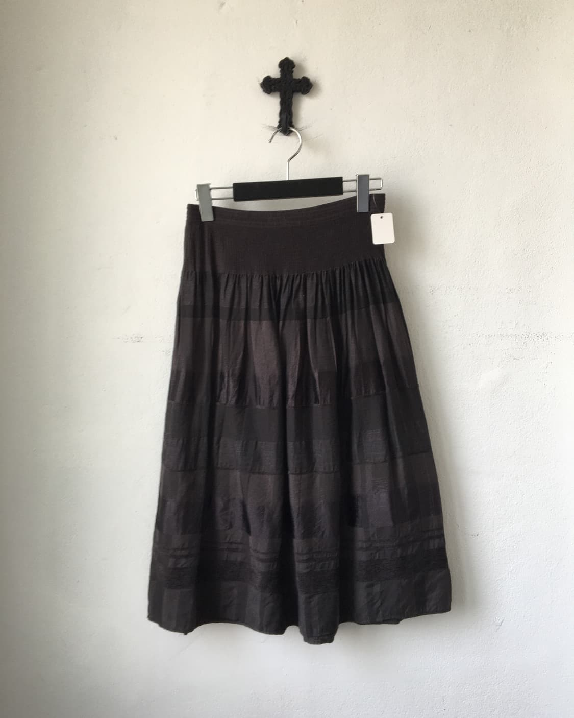 Reversible pattern glossy skirt 상품이미지1