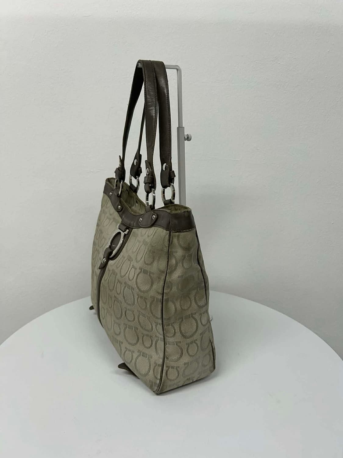 살바토레 페라가모 간치니 자가드 토트백 숄더백 상품이미지3