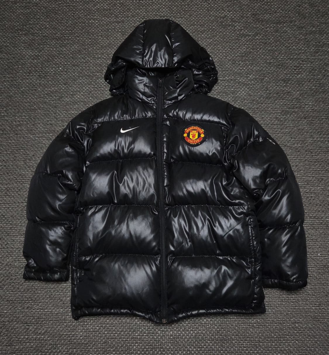나이키 맨유 유광 패딩 상품이미지1