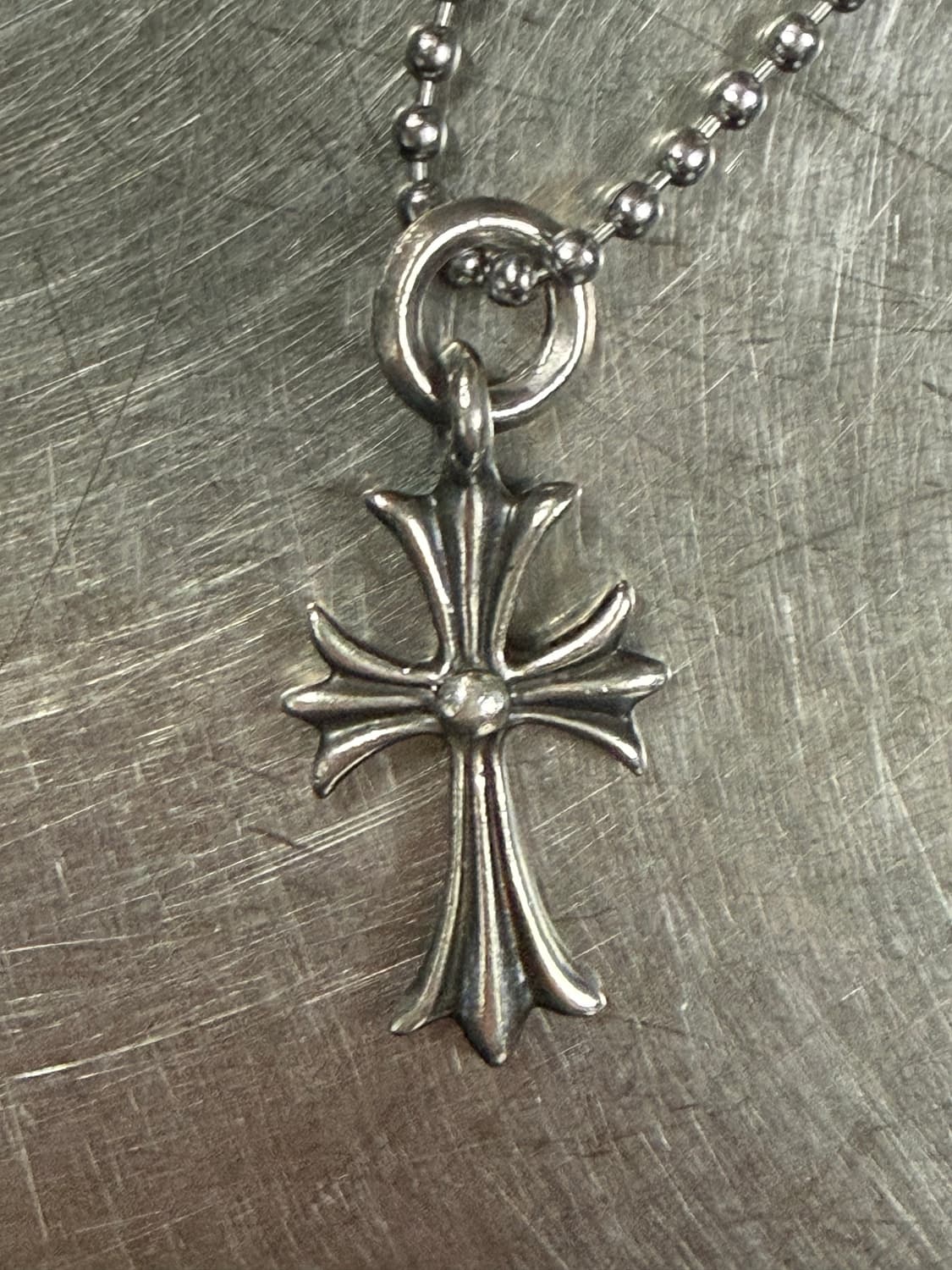 크롬하츠 타이니 크로스 참 상품이미지2