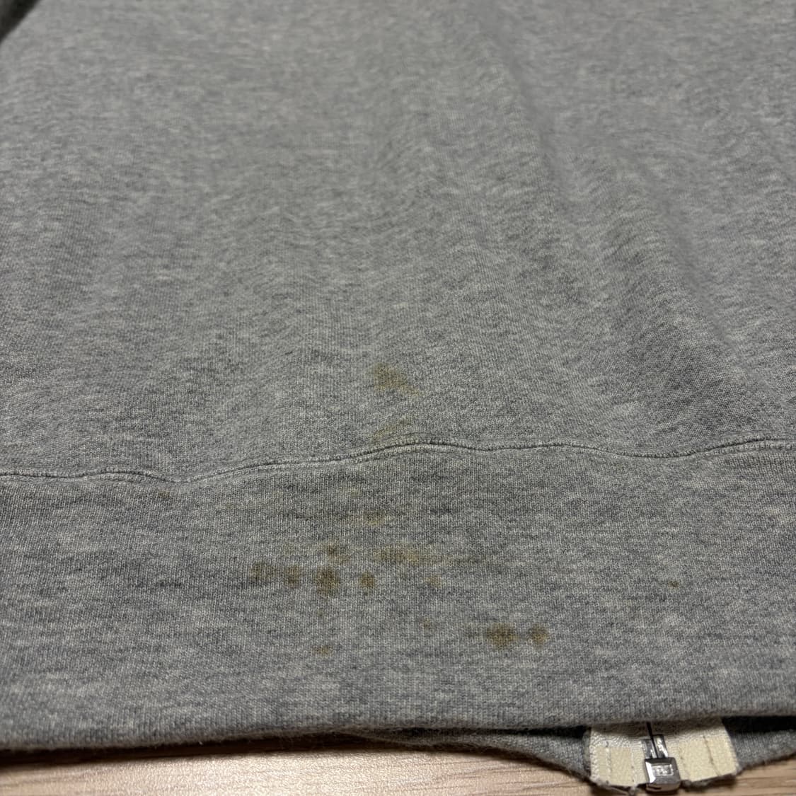 일본판)꼼데가르송 그레이 레드와펜 후드 집업 상품이미지6