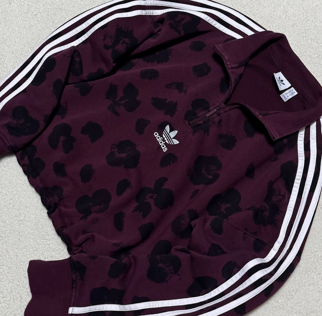아디다스 와인버건디 레오파드 크롭 반집업 맨투맨 상품이미지3
