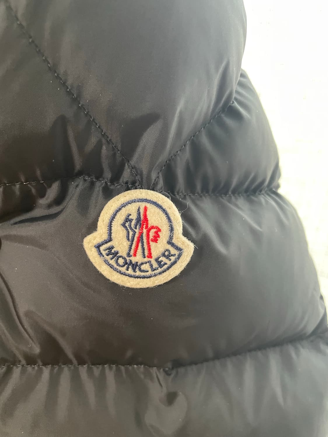 S급 몽클레어 클루니 22fw 2사이즈 블랙 상품이미지3