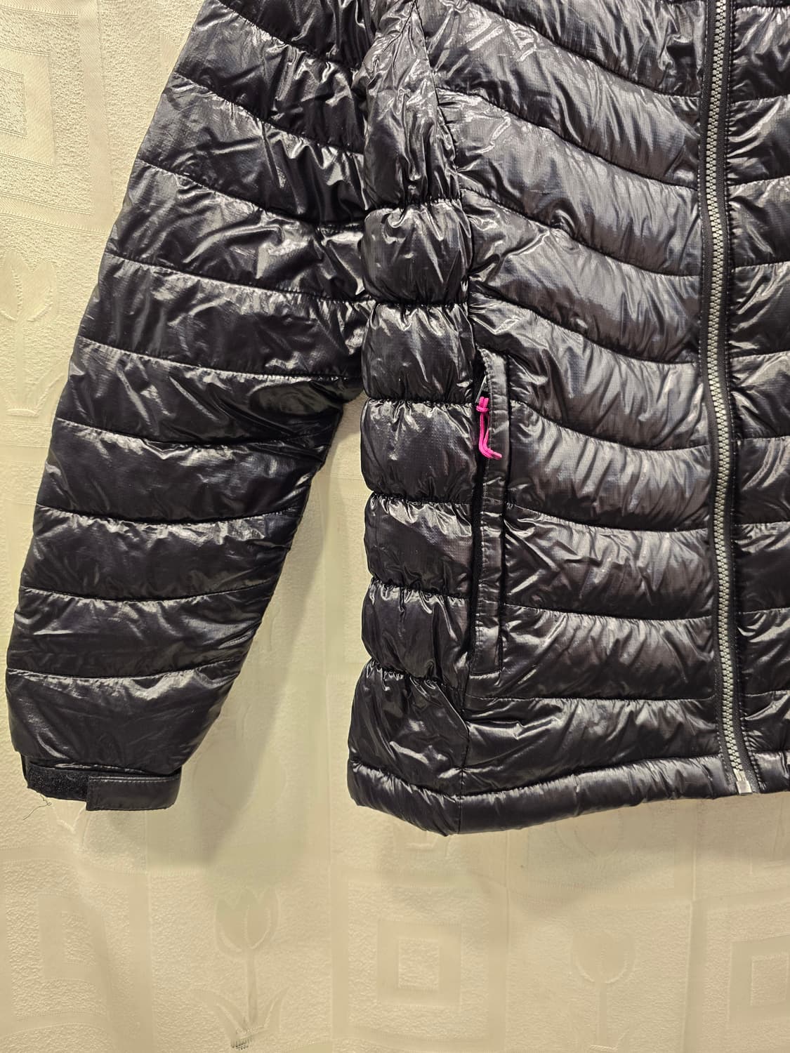 아디다스 여성 구스다운경량 패딩 85사이즈 44~55 상품이미지4