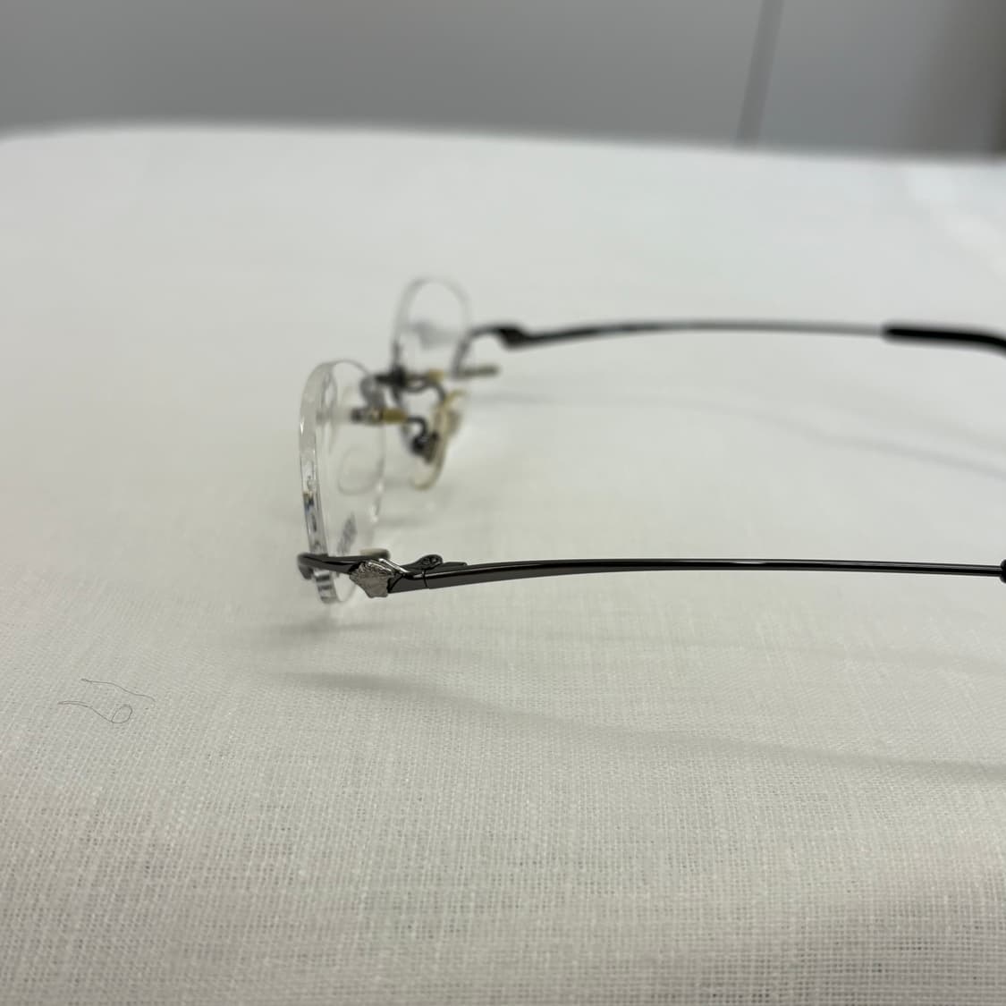 VERSACE 실버그레이 무테 안경 상품이미지3