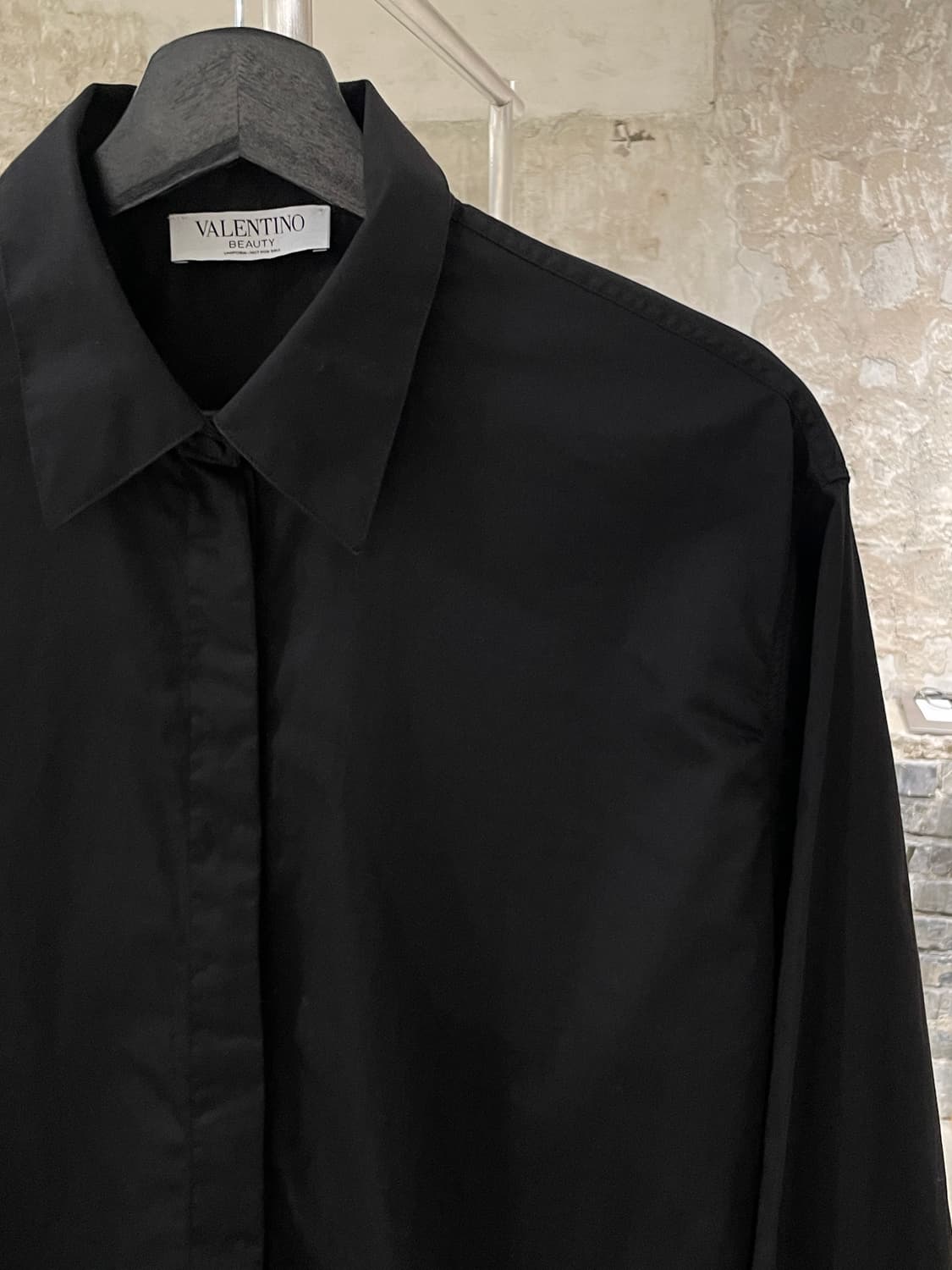 발렌티노 뷰티 블랙 클래식 히든 버튼 코튼 카라 셔츠 상품이미지3