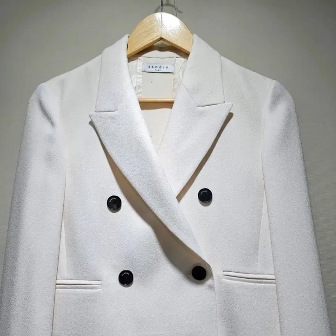 산드로 크롭 더블 버튼 자켓 아이보리 상품이미지5