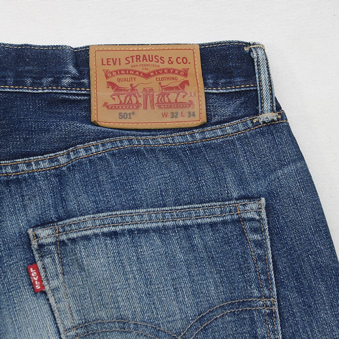 (착용컷) 리바이스 501 (남성용 32.5) 상품이미지8