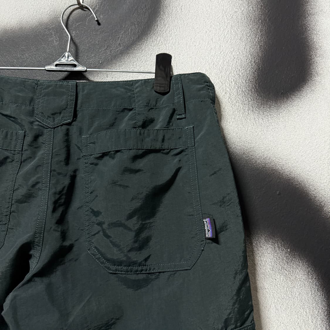 파타고니아 원 포인트 나일론 카고  와이드 팬츠 상품이미지4