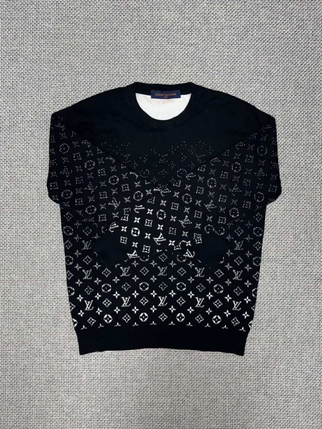 루이비통 그라디언트 모노그램 니트 상품이미지1