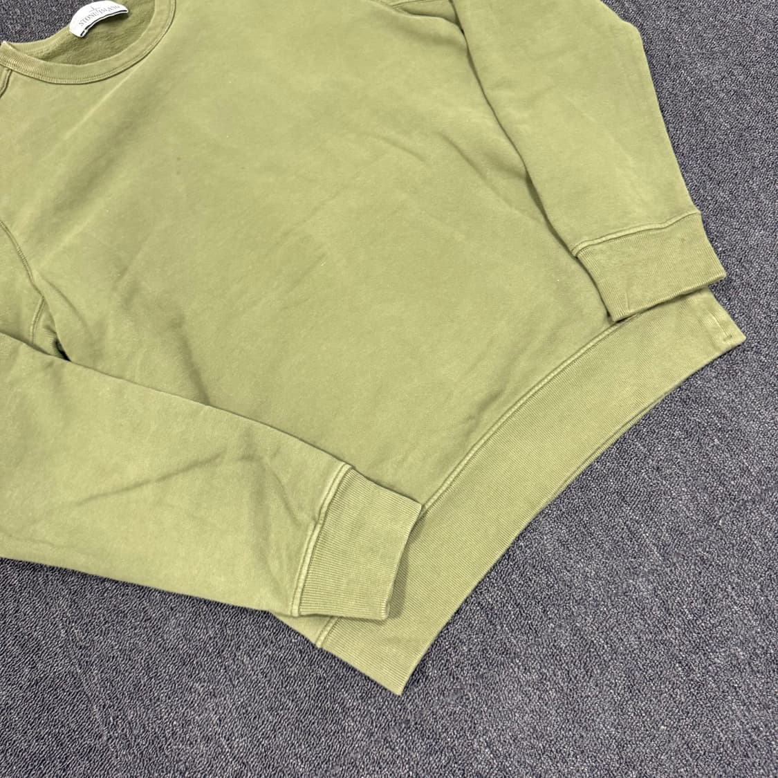 스톤아일랜드 와펜 맨투맨 상품이미지6