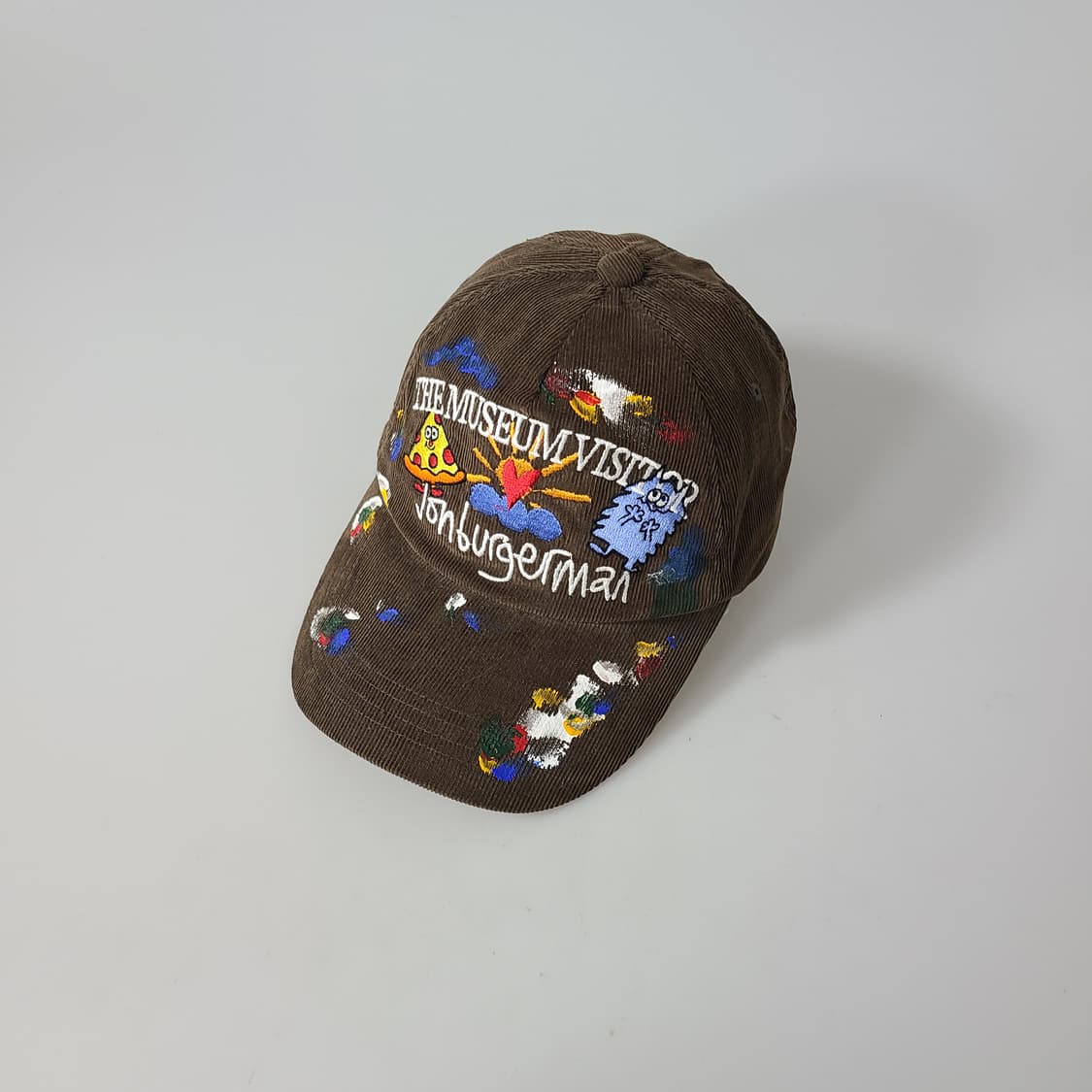 더뮤지엄비지터X존버거맨 페인티드 피자앤포크 코듀로이 볼캡 브라운 상품이미지1