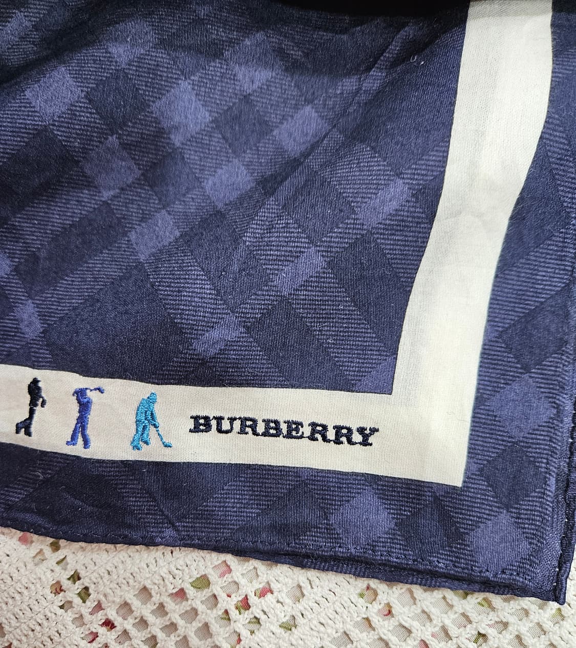 버버리(BURBERRY) 다크네이비 체크 손수건 상품이미지5