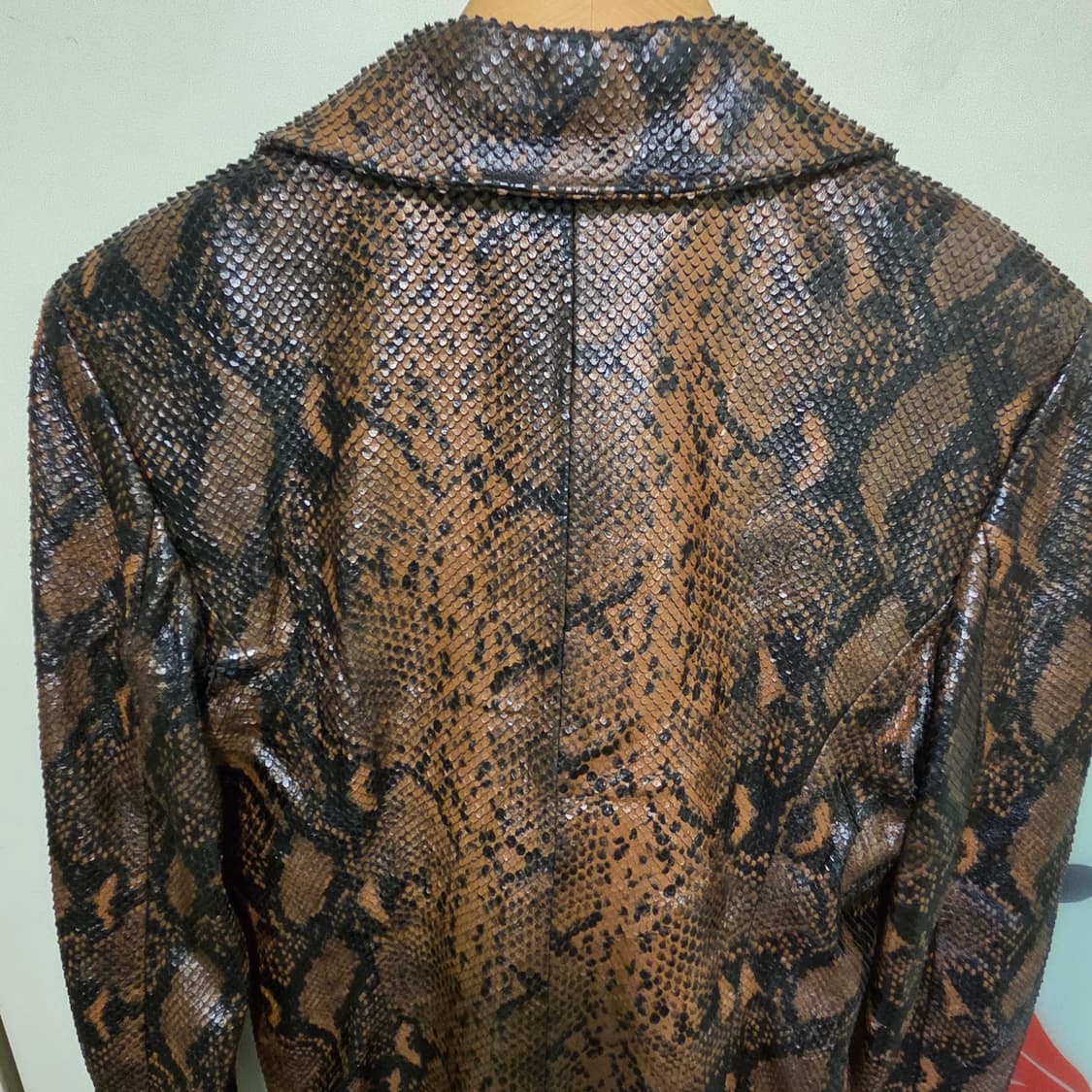 아미 스네이크 가죽 롱 코트 상품이미지7