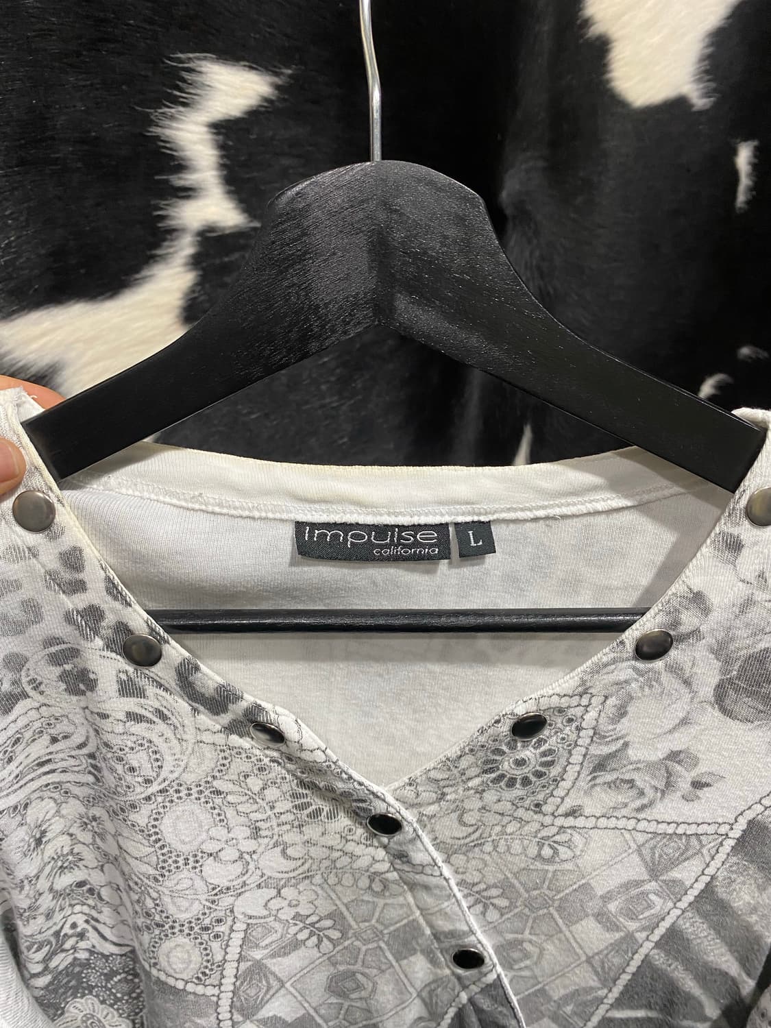 Impulse 오리엔탈 리벳 디테일 브이넥 롱슬리브 상품이미지7