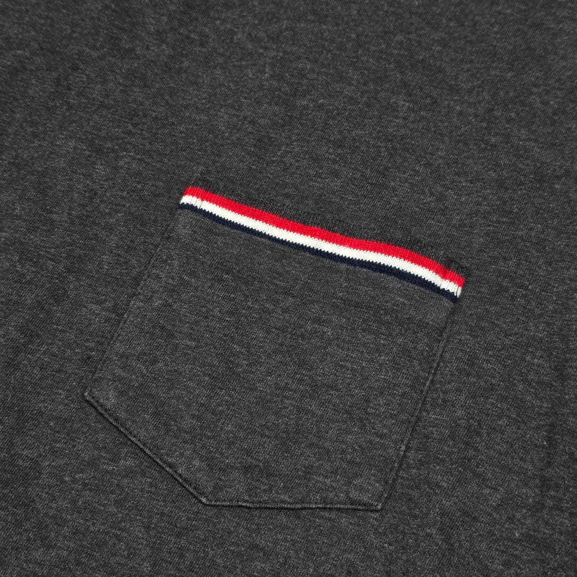 톰브라운 포켓삼선 긴팔 티셔츠 상품이미지3