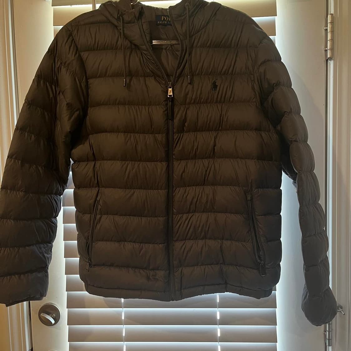 22FW 폴로 랄프 로렌 경량 후드 다운 패딩 차콜 그레이 상품이미지1