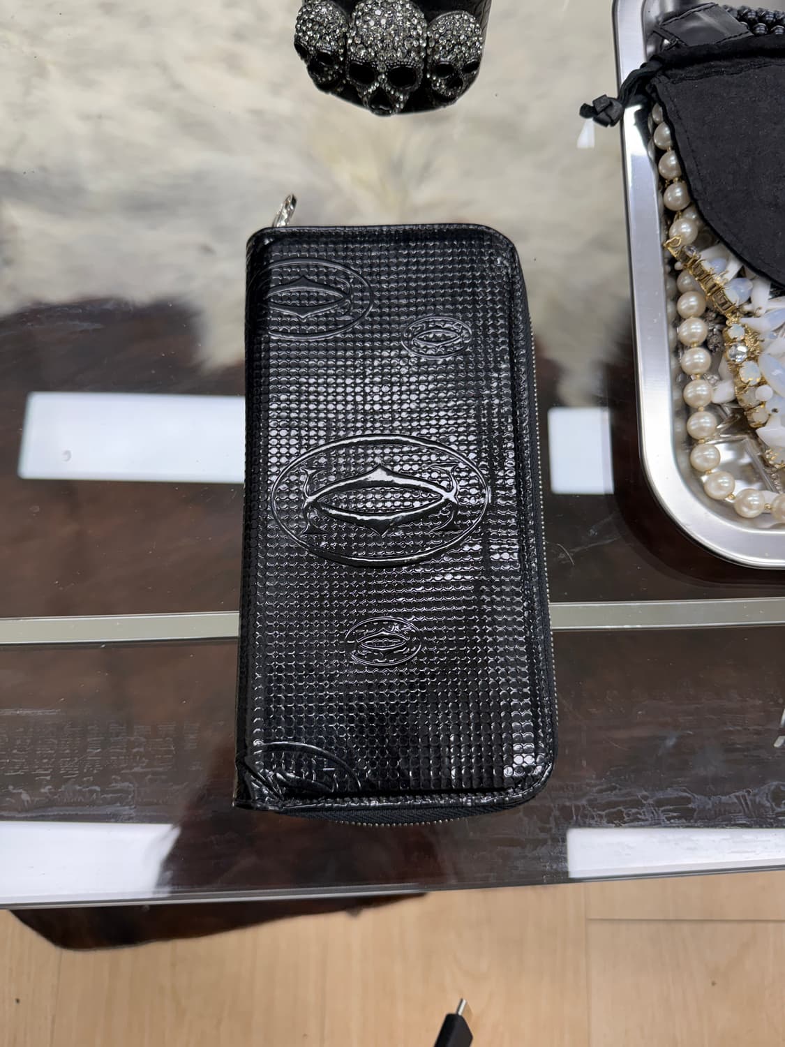 까르띠에 “Happy Birthday” 페이턴트 레더 장지갑 상품이미지1