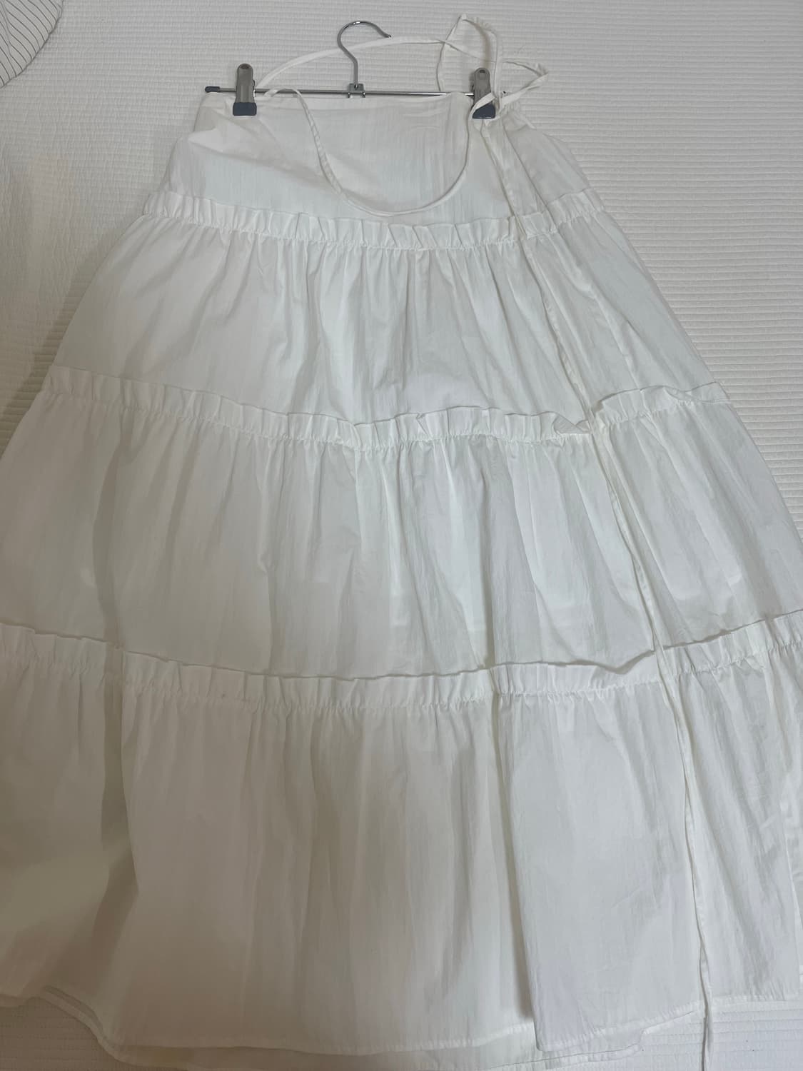 블랙업 플레어 롱 스커트 화이트 상품이미지10