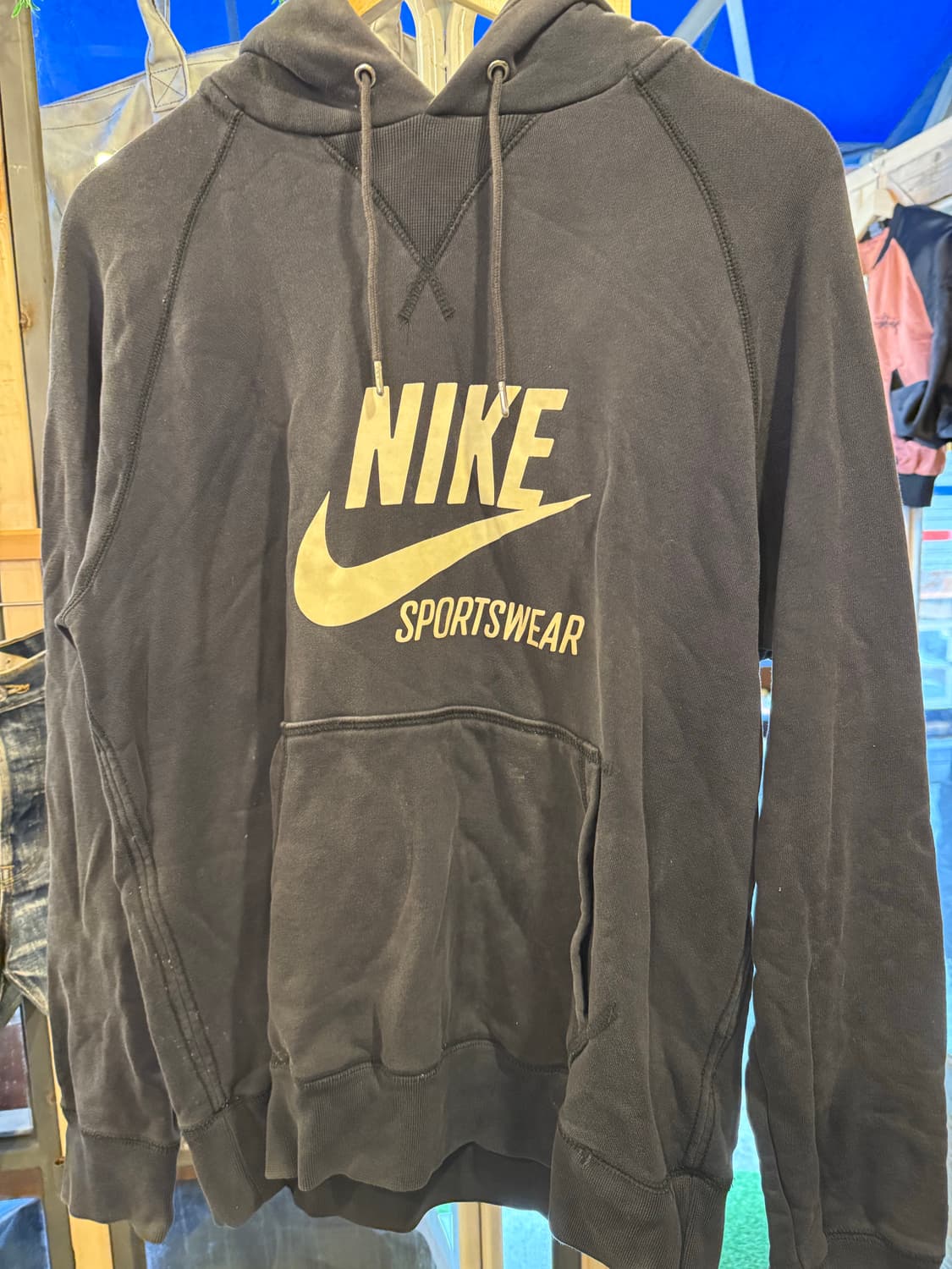 나이키 스포츠웨어 빅로고 피그먼트 후드티 블랙 상품이미지1